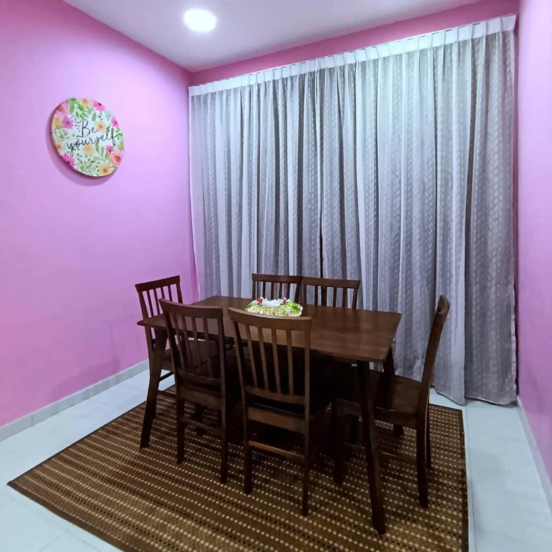 Ebnur Homestay Arau Exterior photo